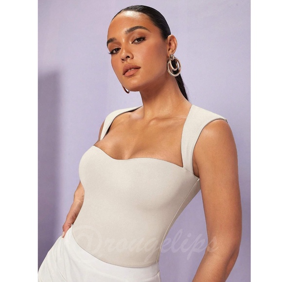 Beige / Cream Slim Fit CROP Top Sweetheart Décolleté Neckline - Picture 8 of 9